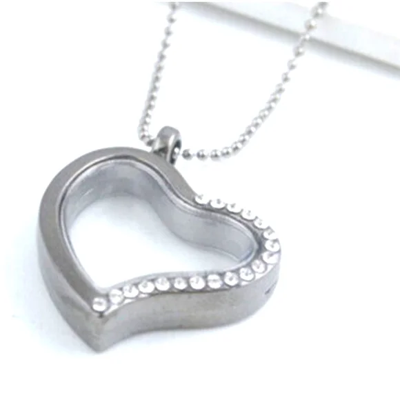 NEW! Beautiful Heart Gunmetal Locket Necklace - Picture 1 of 3